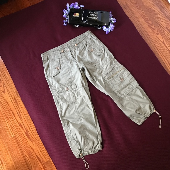 Younique Pants - Younique NWOT Beige Cargo capri Pants